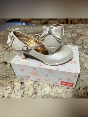 NIB Little Angel Big Girl’s 3 Pearl Ivory Dress Heels with Bow Rhinestone Accent